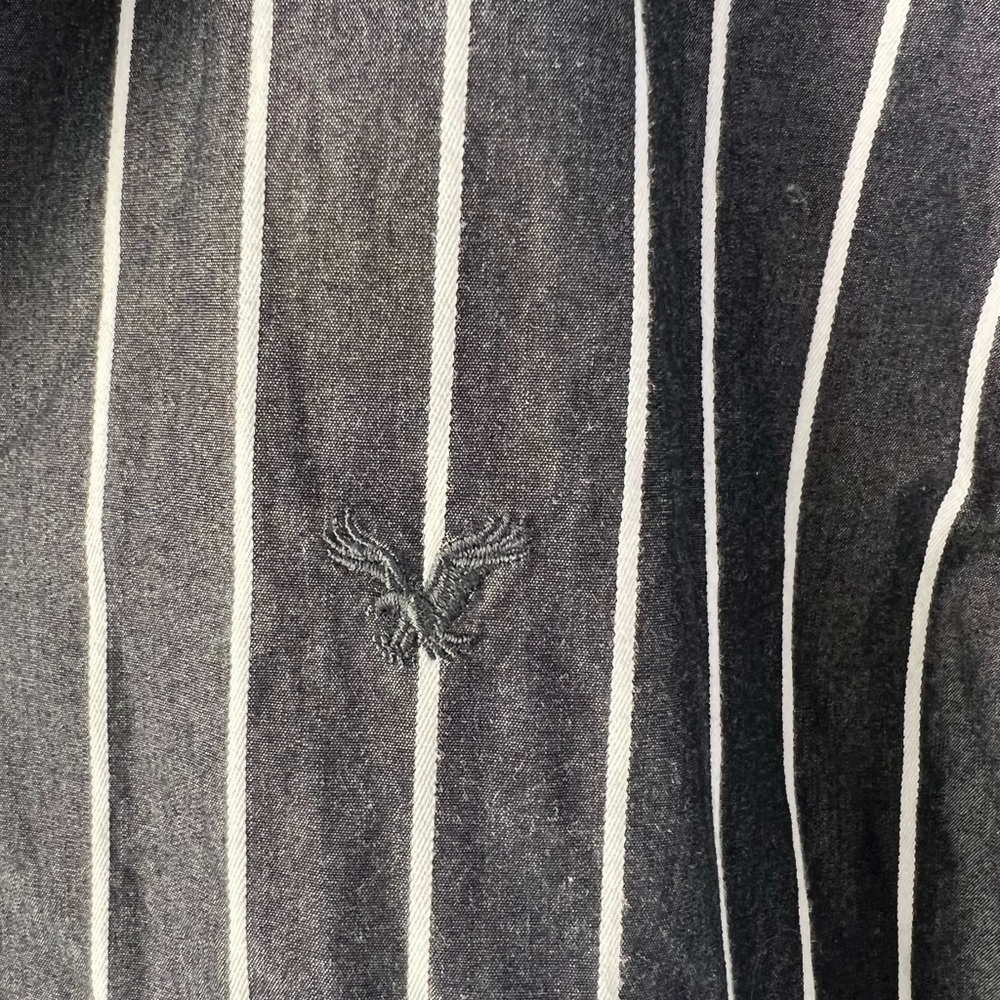 American Eagle- woman’s pinstripe button down shirt- Size XS - Picture 6 of 10
